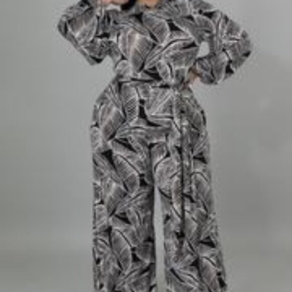 Plus size jumpsuit - Picture 3 of 7